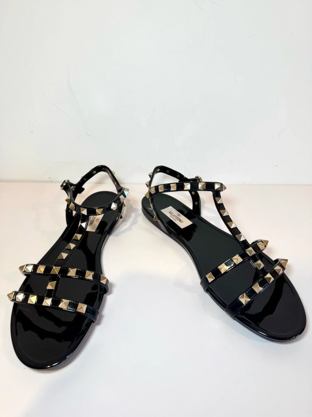 NWT Valentino Garavani Rockstud Black Rubber Sandals, Size 40